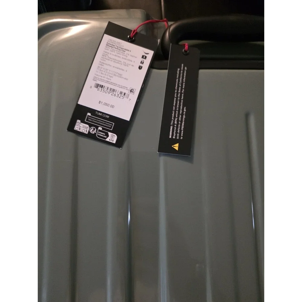 NEW Tumi V4 30.5